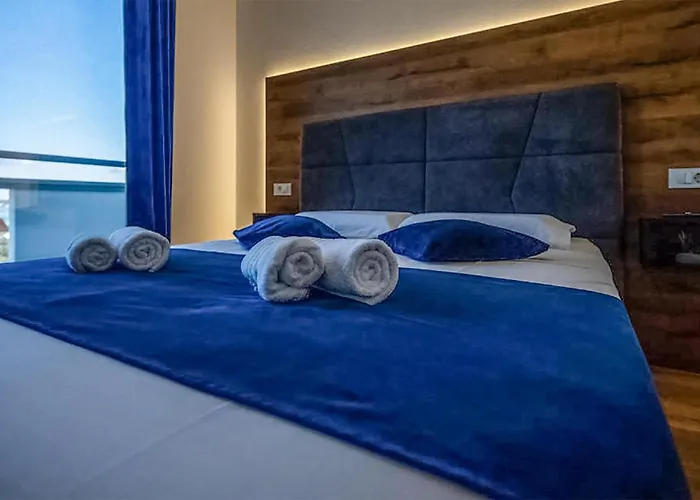 Апартаменты 2 Bedroom Amazing In