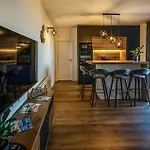 2 Bedroom Amazing In * Tkon