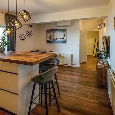 2 Bedroom Nice Apartment In Tkon * טקון