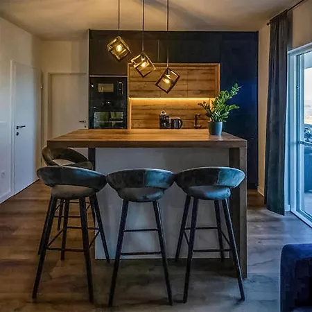 2 Bedroom Nice Apartment In Tkon * טקון