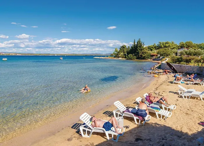 2 Bedroom Amazing In Tkon